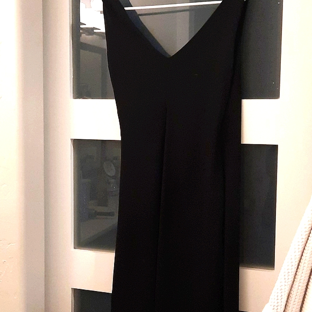 Ralph Lauren Little sleek sexy black dress Medium